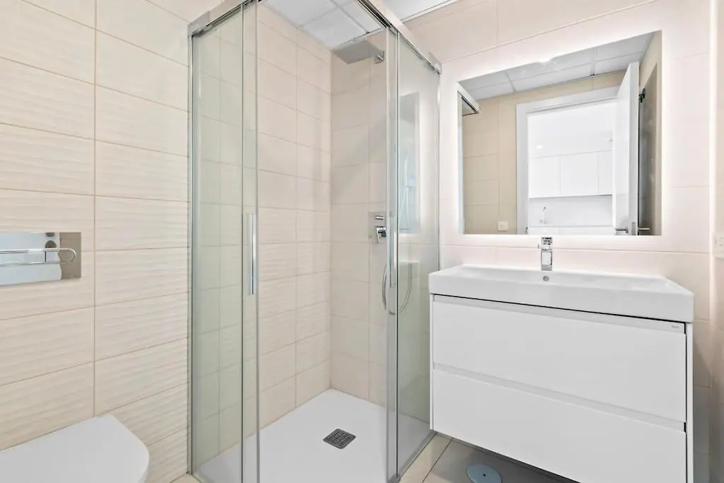 Luxury 2 Bedroom Apartment Walk To Beach Rdr423 Marbella